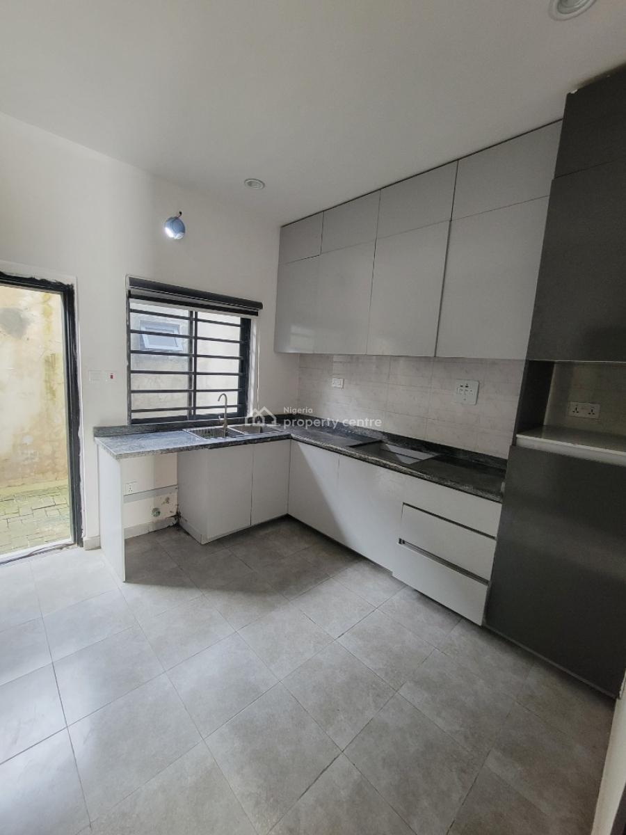 Sharp and Spacious 2-bedroom Apartment, Fountain Estate, Badore, Ajah, Lagos, Flat / Apartment for Rent