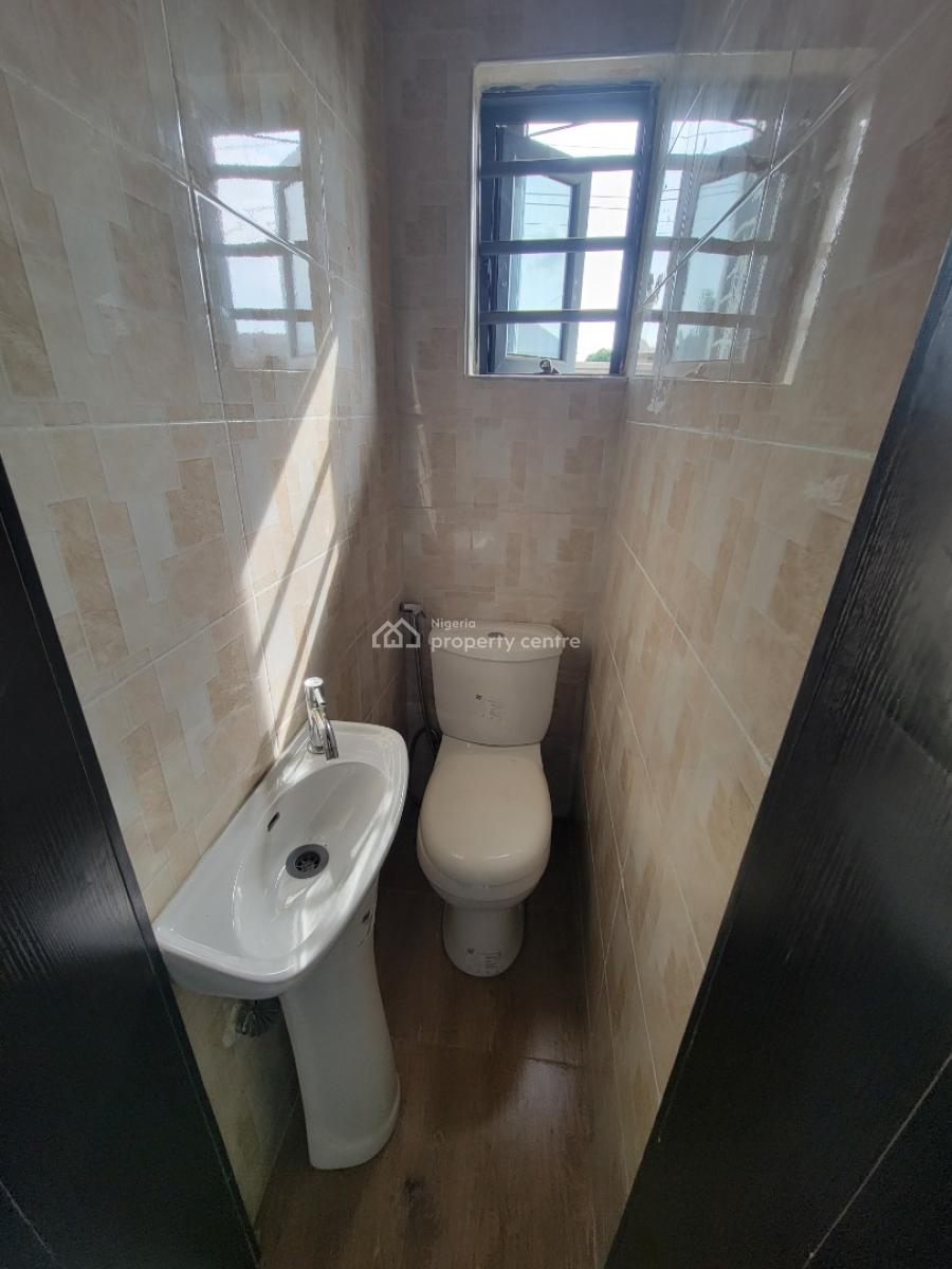 Sharp and Spacious 2-bedroom Apartment, Fountain Estate, Badore, Ajah, Lagos, Flat / Apartment for Rent
