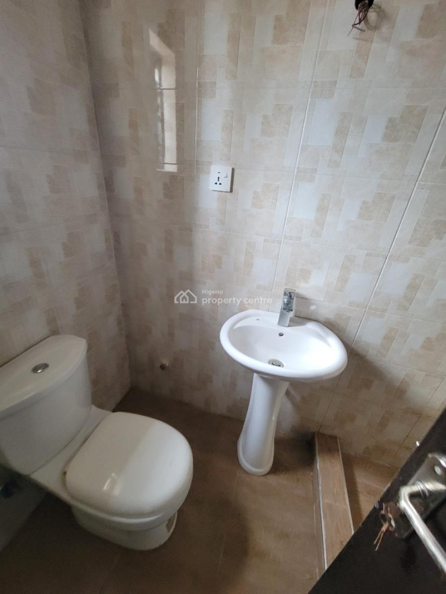 Sharp and Spacious 2-bedroom Apartment, Fountain Estate, Badore, Ajah, Lagos, Flat / Apartment for Rent