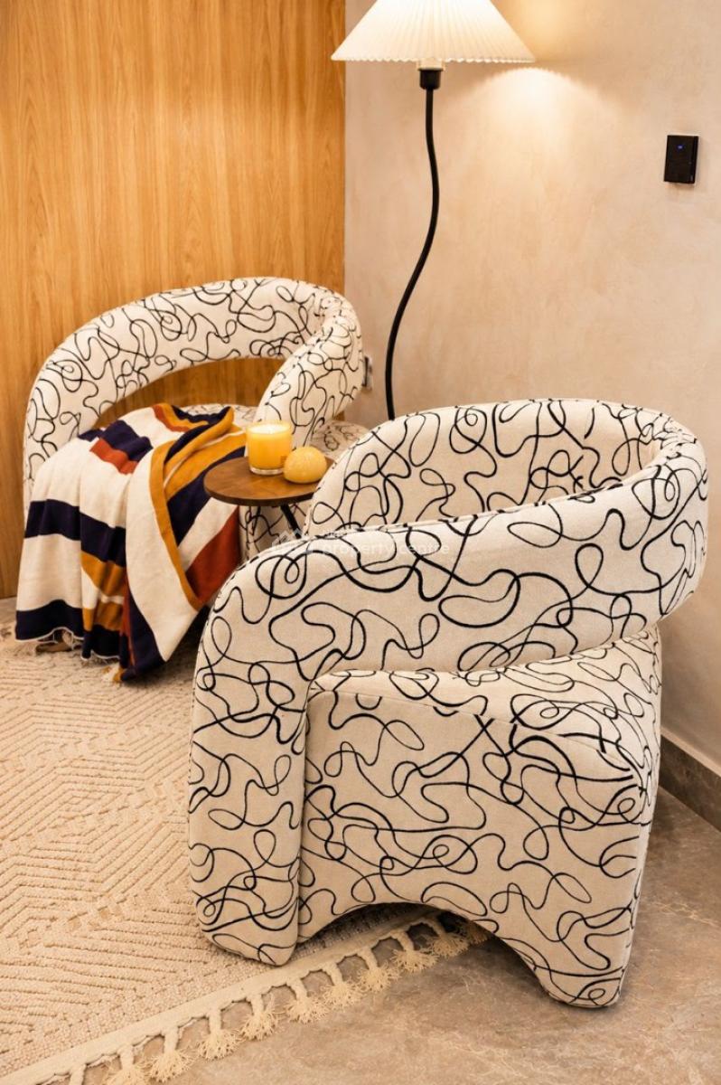 Luxury 3 Bedroons Apartments with Housekeeping and Ps5, Ikoyi, Lagos, Flat / Apartment Short Let