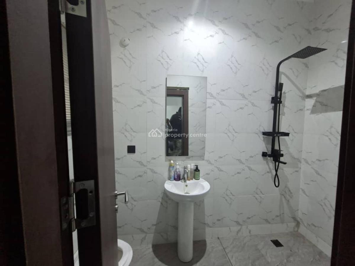 Solidly Built 3 Bedroom Flat with Guest Toilet, Off Freedom Way,lekki Phase1, Lekki Phase 1, Lekki, Lagos, Flat / Apartment for Sale