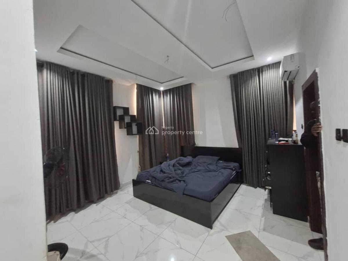 Solidly Built 3 Bedroom Flat with Guest Toilet, Off Freedom Way,lekki Phase1, Lekki Phase 1, Lekki, Lagos, Flat / Apartment for Sale