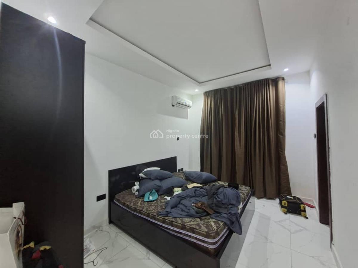 Solidly Built 3 Bedroom Flat with Guest Toilet, Off Freedom Way,lekki Phase1, Lekki Phase 1, Lekki, Lagos, Flat / Apartment for Sale