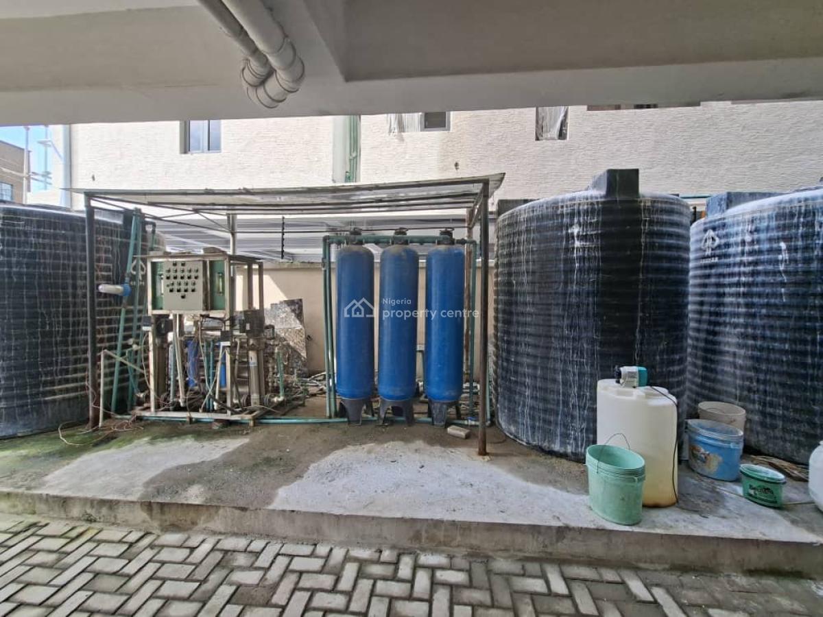 Solidly Built 3 Bedroom Flat with Guest Toilet, Off Freedom Way,lekki Phase1, Lekki Phase 1, Lekki, Lagos, Flat / Apartment for Sale