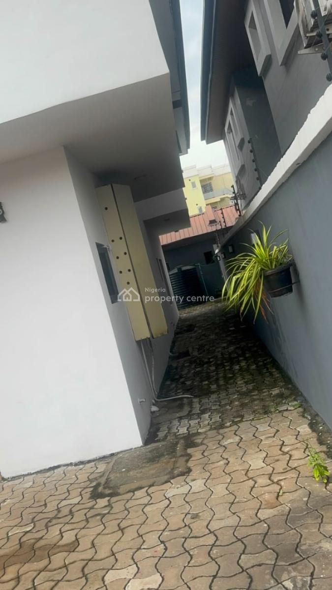 Fully Detached 5-bedroom Duplex with Bq, Lekki Phase 1, Lekki, Lagos, Office Space for Rent