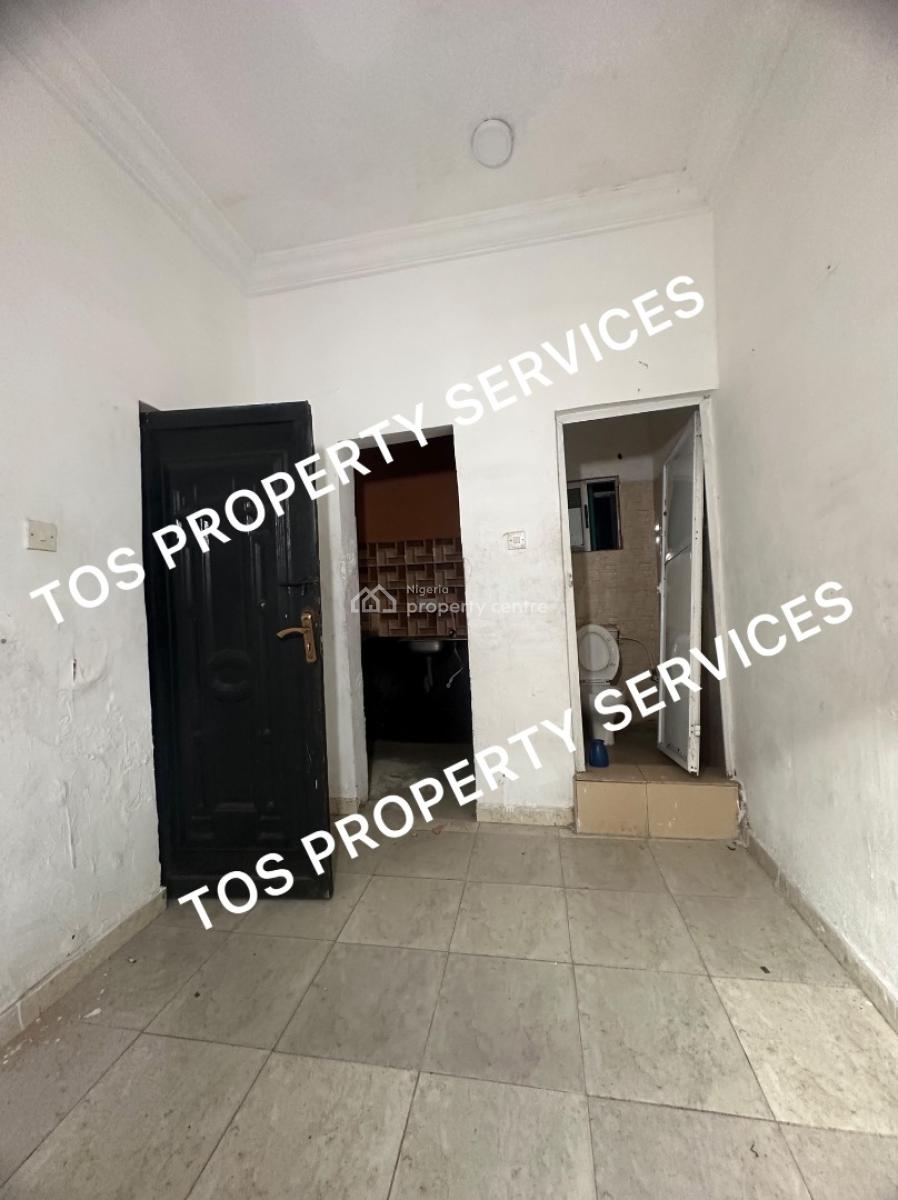 1 Room Self-contained Flat (upstairs), Yaba, Yaba, Lagos, Self Contain (single Rooms) for Rent