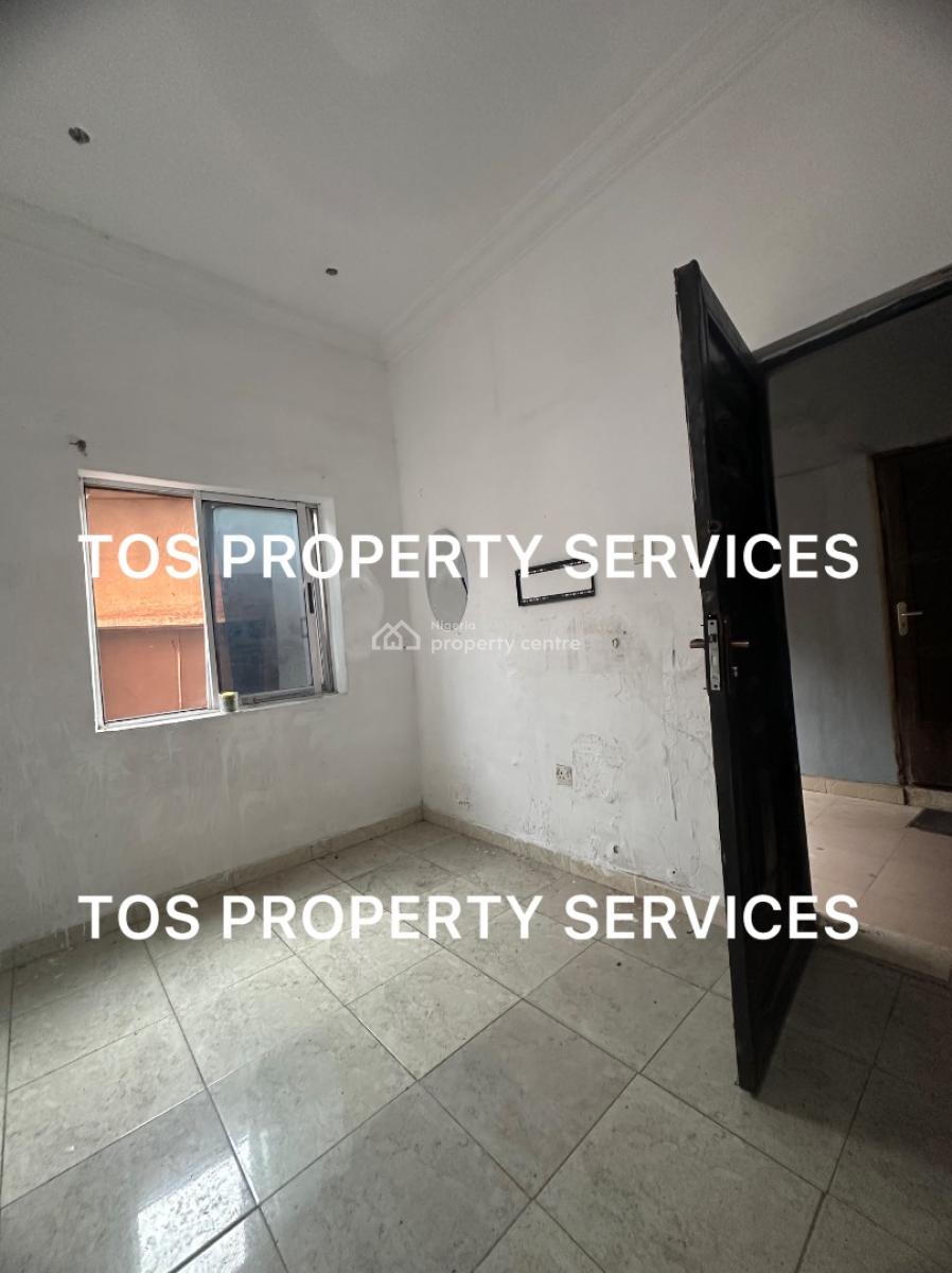 1 Room Self-contained Flat (upstairs), Yaba, Yaba, Lagos, Self Contain (single Rooms) for Rent