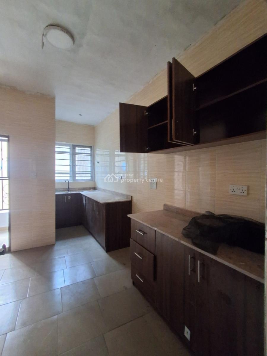 3bedroom Upstairs, in an Estate, Badore, Ajah, Lagos, House for Rent
