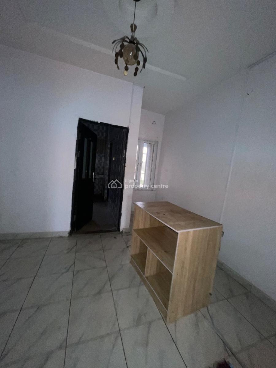 Standard 2 Bedroom Apartment on Interlocked Estate Upstairs, Located Inside an Estate,no Flood,good Drainage, Sangotedo, Ajah, Lagos, Flat / Apartment for Rent