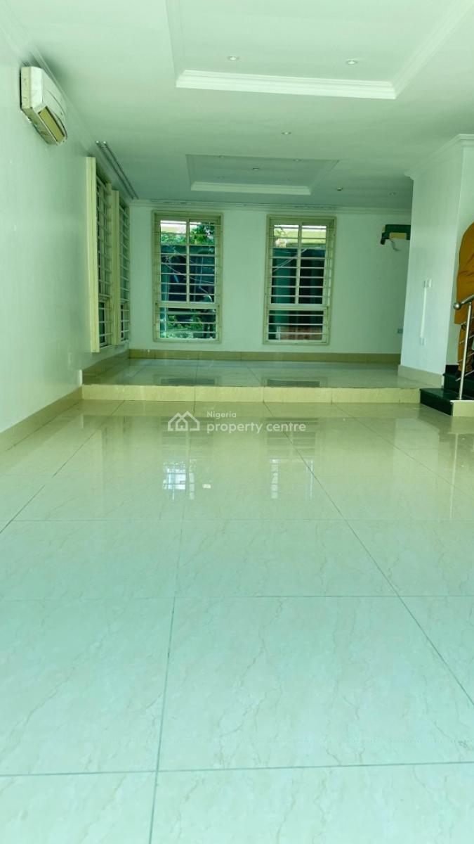 3bedroom Maisonette with a Room Bq in Old Ikoyi Off Glover Road, Off Glover Road Ikoyi, Old Ikoyi, Ikoyi, Lagos, Flat / Apartment for Rent