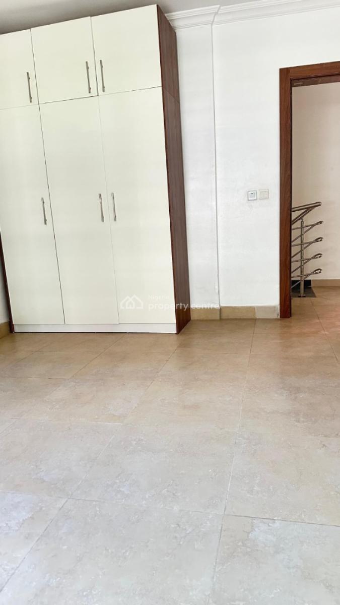 3bedroom Maisonette with a Room Bq in Old Ikoyi Off Glover Road, Off Glover Road Ikoyi, Old Ikoyi, Ikoyi, Lagos, Flat / Apartment for Rent