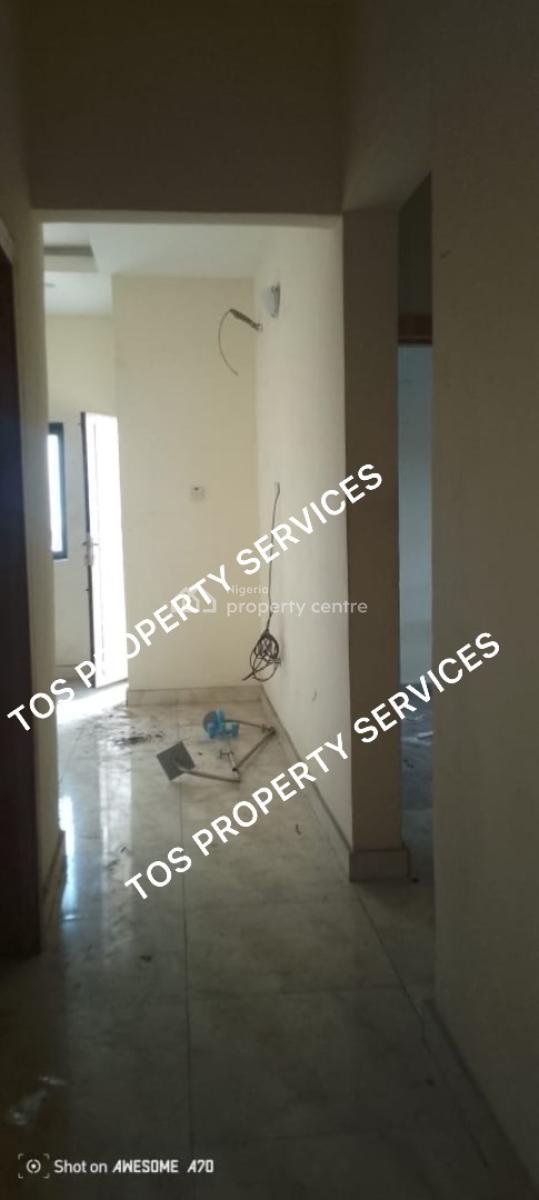 Standard 2 Bedroom Apartment, Sabo-alagomeji, Yaba, Lagos, Alagomeji, Yaba, Lagos, Flat / Apartment for Rent