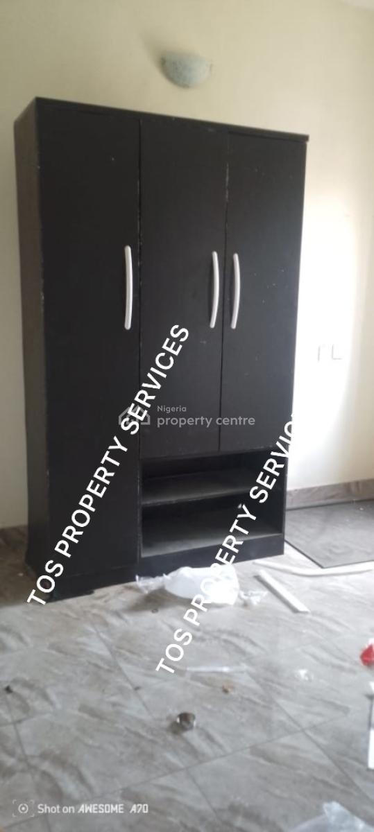 Standard 2 Bedroom Apartment, Sabo-alagomeji, Yaba, Lagos, Alagomeji, Yaba, Lagos, Flat / Apartment for Rent