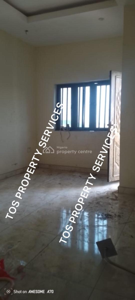 Standard 2 Bedroom Apartment, Sabo-alagomeji, Yaba, Lagos, Alagomeji, Yaba, Lagos, Flat / Apartment for Rent