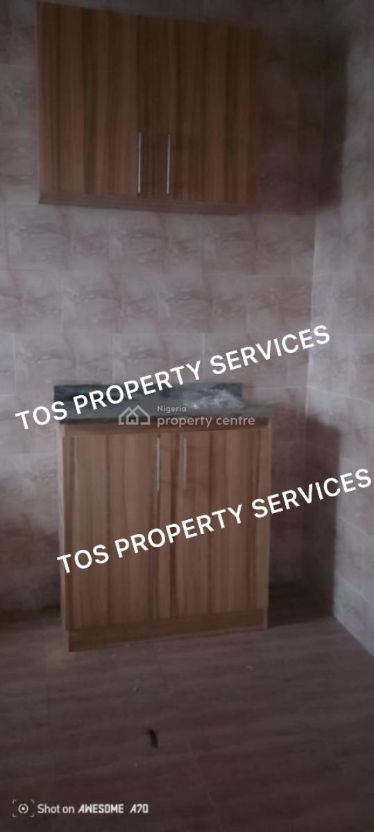 Standard 2 Bedroom Apartment, Sabo-alagomeji, Yaba, Lagos, Alagomeji, Yaba, Lagos, Flat / Apartment for Rent