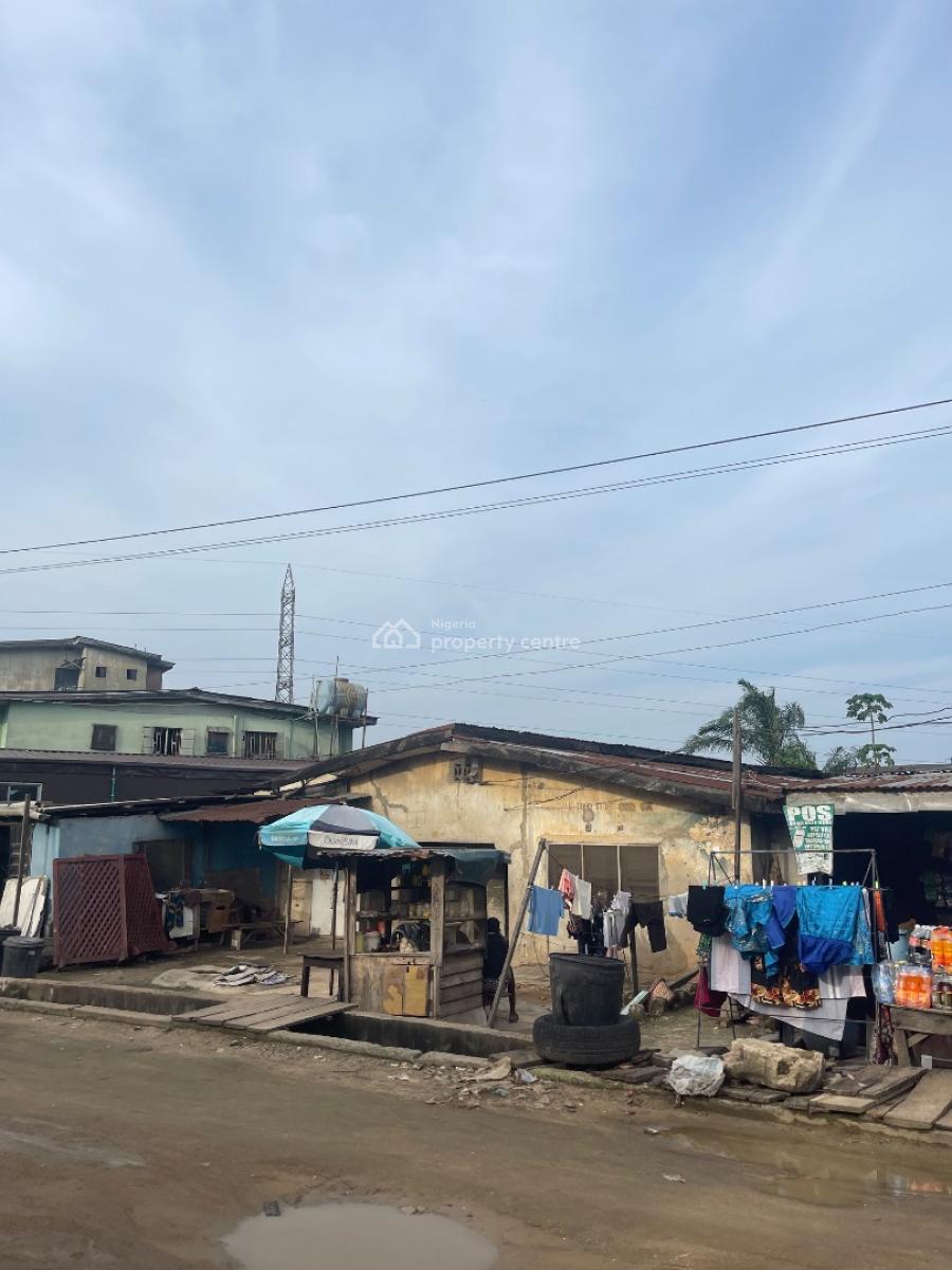 Dilapidated Bungalow on Full Plot of Land, Off Agbebi Road Ijesha Surulere Lagos, Ijeshatedo, Surulere, Lagos, Mixed-use Land for Sale