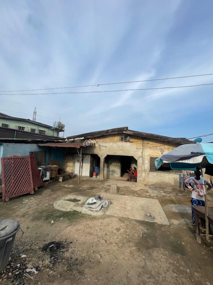 Dilapidated Bungalow on Full Plot of Land, Off Agbebi Road Ijesha Surulere Lagos, Ijeshatedo, Surulere, Lagos, Mixed-use Land for Sale
