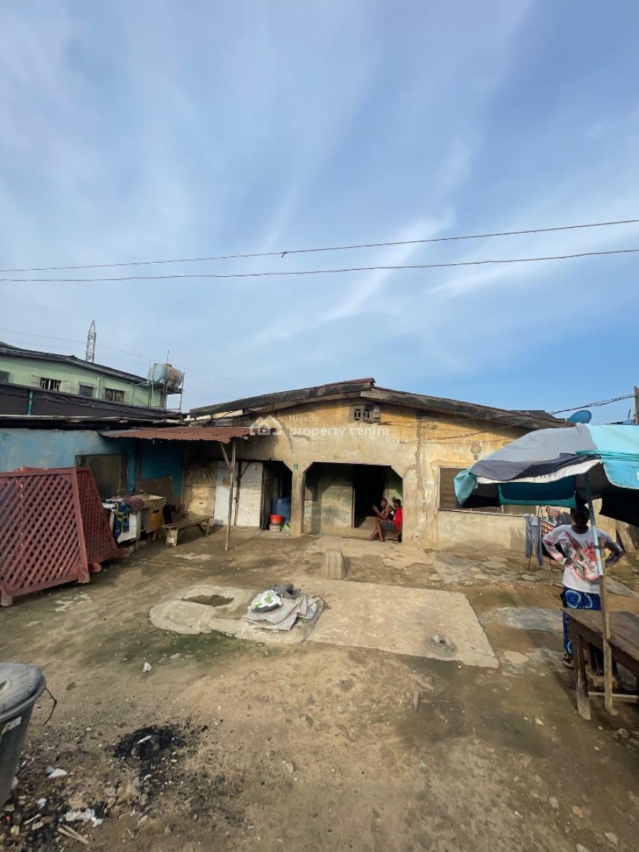 Dilapidated Bungalow on Full Plot of Land, Off Agbebi Road Ijesha Surulere Lagos, Ijeshatedo, Surulere, Lagos, Mixed-use Land for Sale