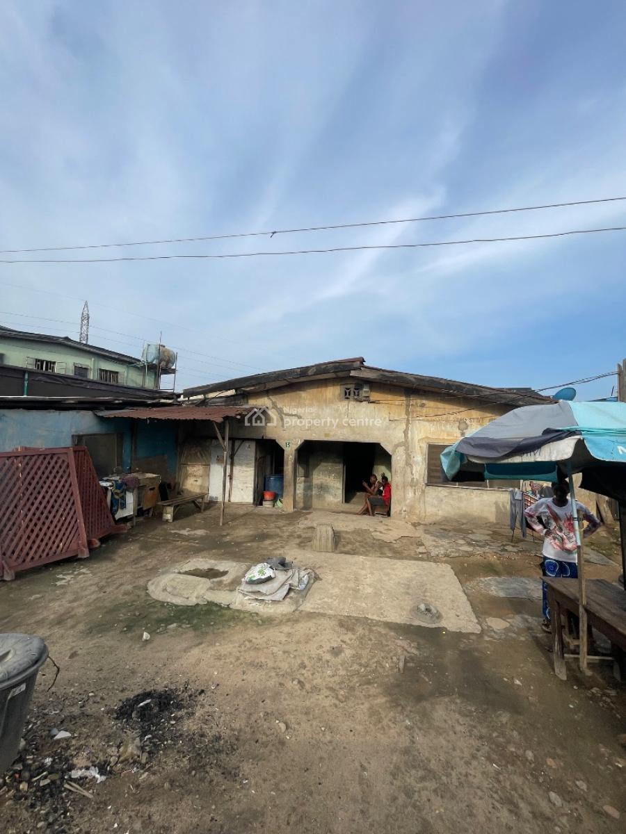Dilapidated Bungalow on Full Plot of Land, Off Agbebi Road Ijesha Surulere Lagos, Ijeshatedo, Surulere, Lagos, Mixed-use Land for Sale