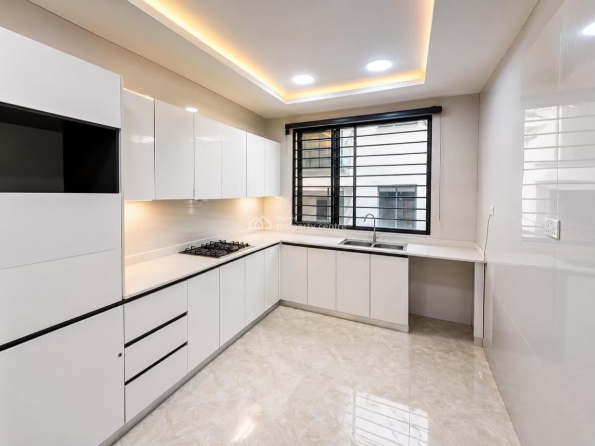 Serviced 3 Bedroom Flat with No on D 2nd Floor N Elevator, Lekki Phase 1 Lbs Whitesand Sch, Lekki Phase 1, Lekki, Lagos, Flat / Apartment for Rent
