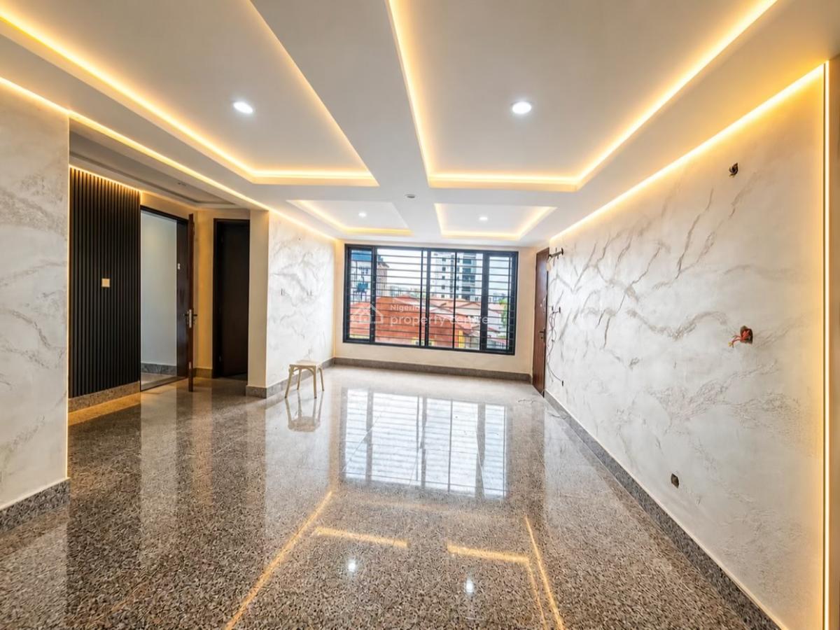 Serviced 3 Bedroom Flat with No on D 2nd Floor N Elevator, Lekki Phase 1 Lbs Whitesand Sch, Lekki Phase 1, Lekki, Lagos, Flat / Apartment for Rent