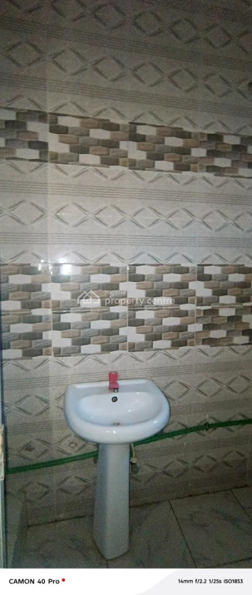 Service Two Bedroom Flat in Osapa London, Kazeem Eletu Street, Osapa, Lekki, Lagos, Flat / Apartment for Rent
