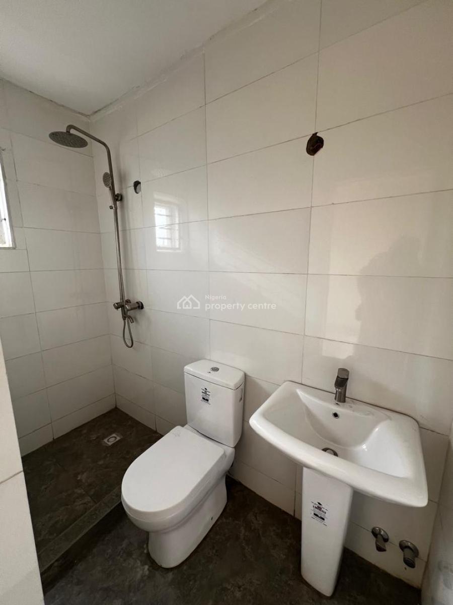 Newly Built 3 Bedroom Flat with Bq, By Roundabout, Galadimawa, Abuja, Flat / Apartment for Sale