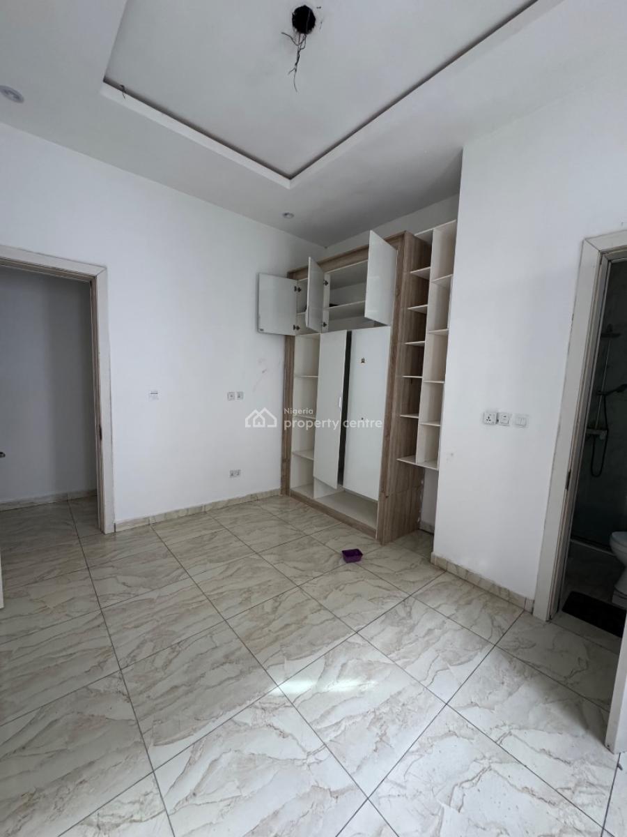 Lovely 2 Bedroom Apartment, New Road, Lekki Expressway, Lekki, Lagos, Flat / Apartment for Rent