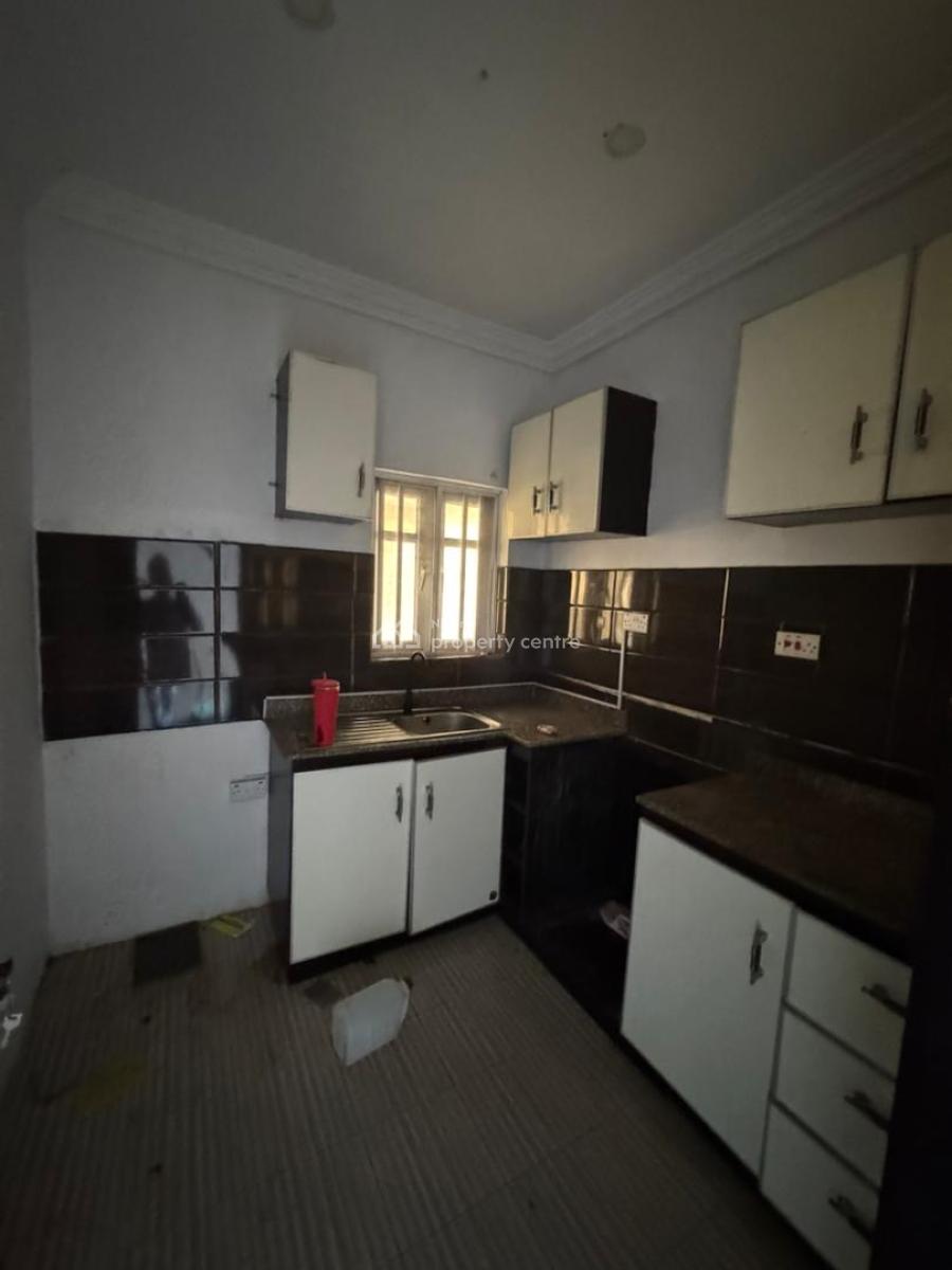 Lovely 2 Bedroom Apartment, New Road, Lekki Expressway, Lekki, Lagos, Flat / Apartment for Rent