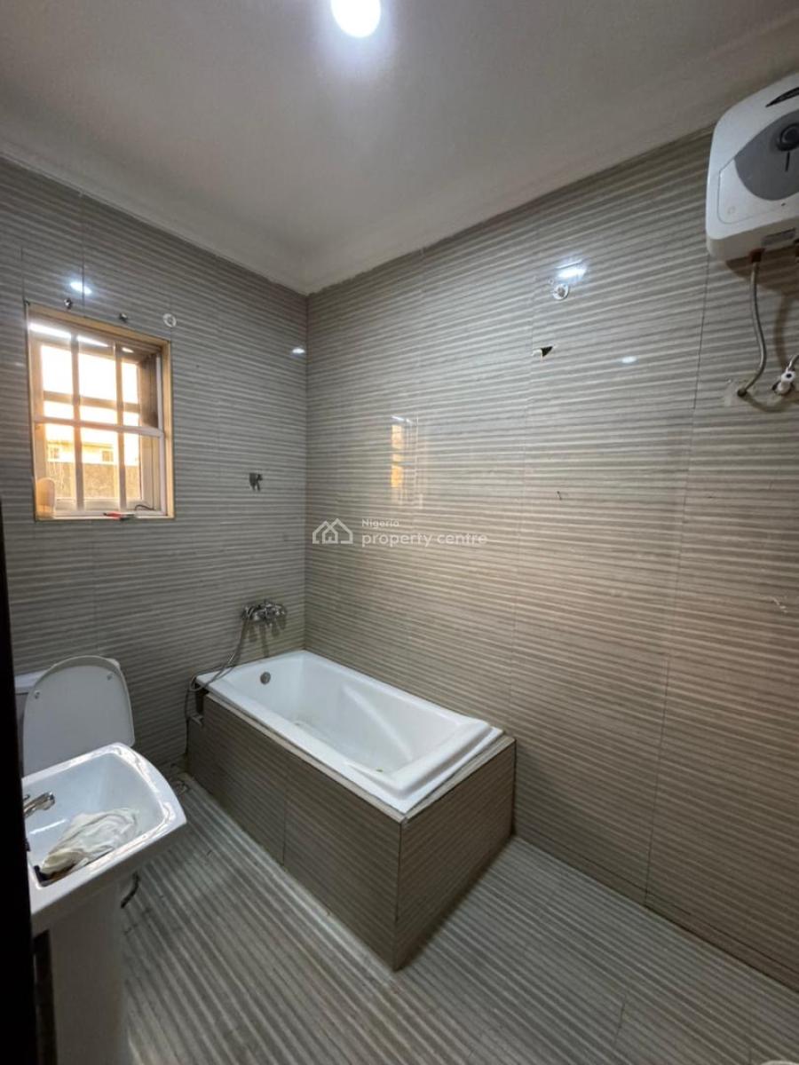 Lovely 2 Bedroom Apartment, New Road, Lekki Expressway, Lekki, Lagos, Flat / Apartment for Rent