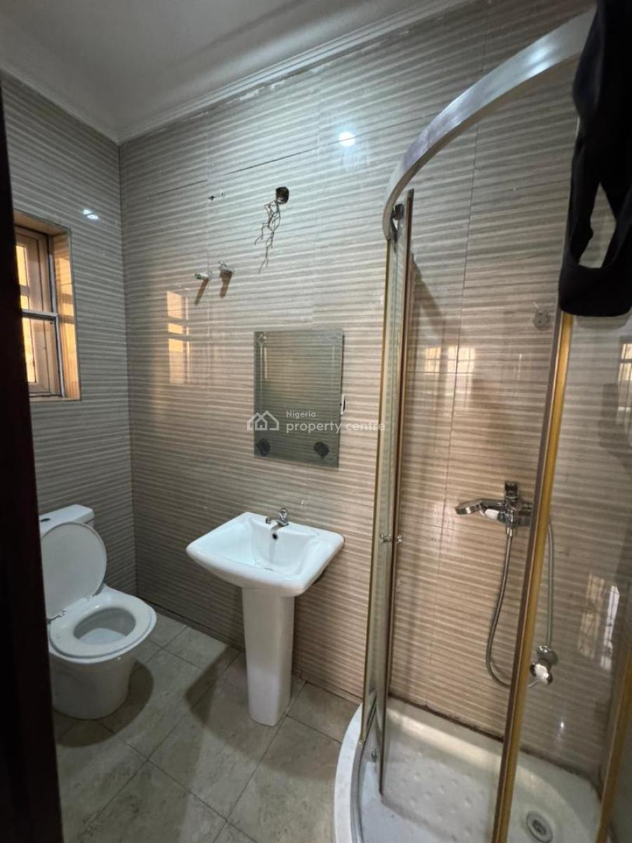 Lovely 2 Bedroom Apartment, New Road, Lekki Expressway, Lekki, Lagos, Flat / Apartment for Rent