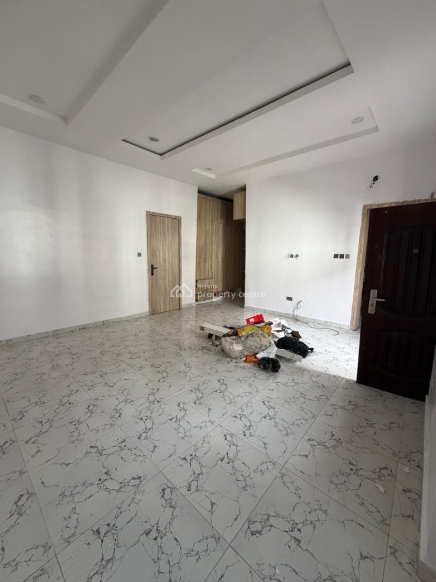 a Spacious Master Room Shared Apartment, Royal Pine Estate Orchid, Lafiaji, Lekki, Lagos, Self Contain (single Rooms) for Rent