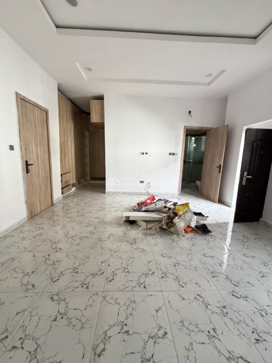 a Spacious Master Room Shared Apartment, Royal Pine Estate Orchid, Lafiaji, Lekki, Lagos, Self Contain (single Rooms) for Rent