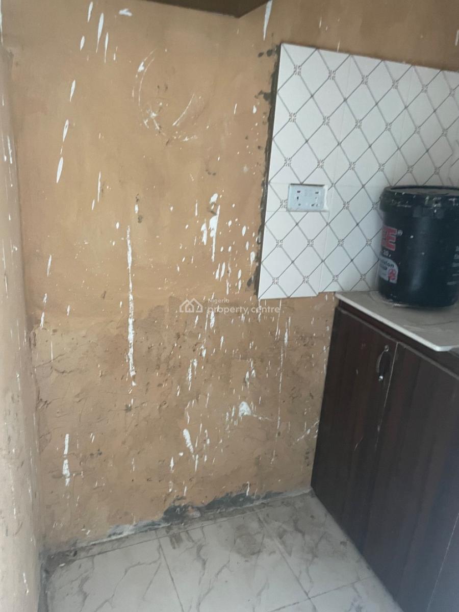 Room Self, Pedro Road, Shomolu, Lagos, Self Contain (single Rooms) for Rent