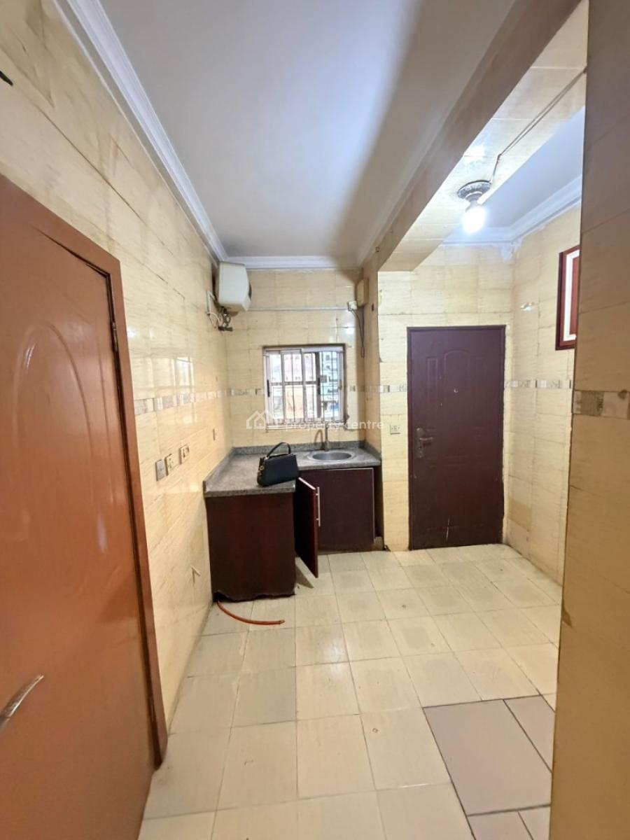 Spacious 3 Bedroom Apartment, Off Palace Way, Oniru, Victoria Island (vi), Lagos, Flat / Apartment for Rent