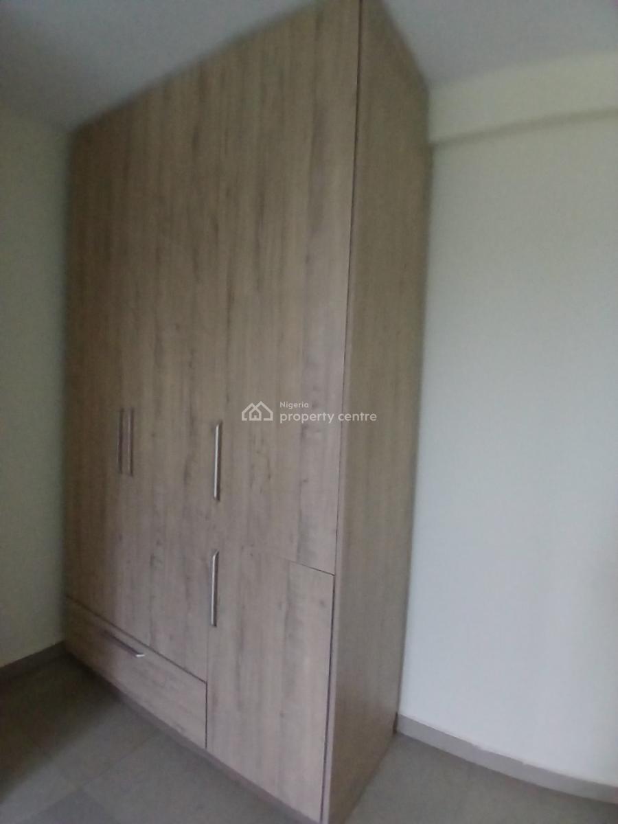 Massive and Serviced with 24/7 Power Supply 2 Bedroom En-suite New Fla, Lekki Phase 1, Lekki, Lagos, Flat / Apartment for Sale