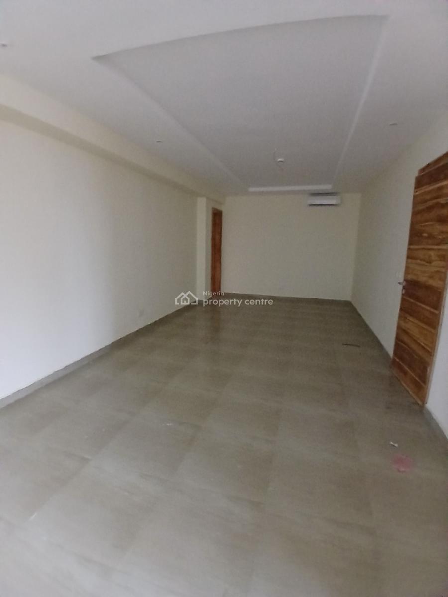Massive and Serviced with 24/7 Power Supply 3 Bedroom En-suite New Fla, Lekki Phase 1, Lekki, Lagos, Flat / Apartment for Sale