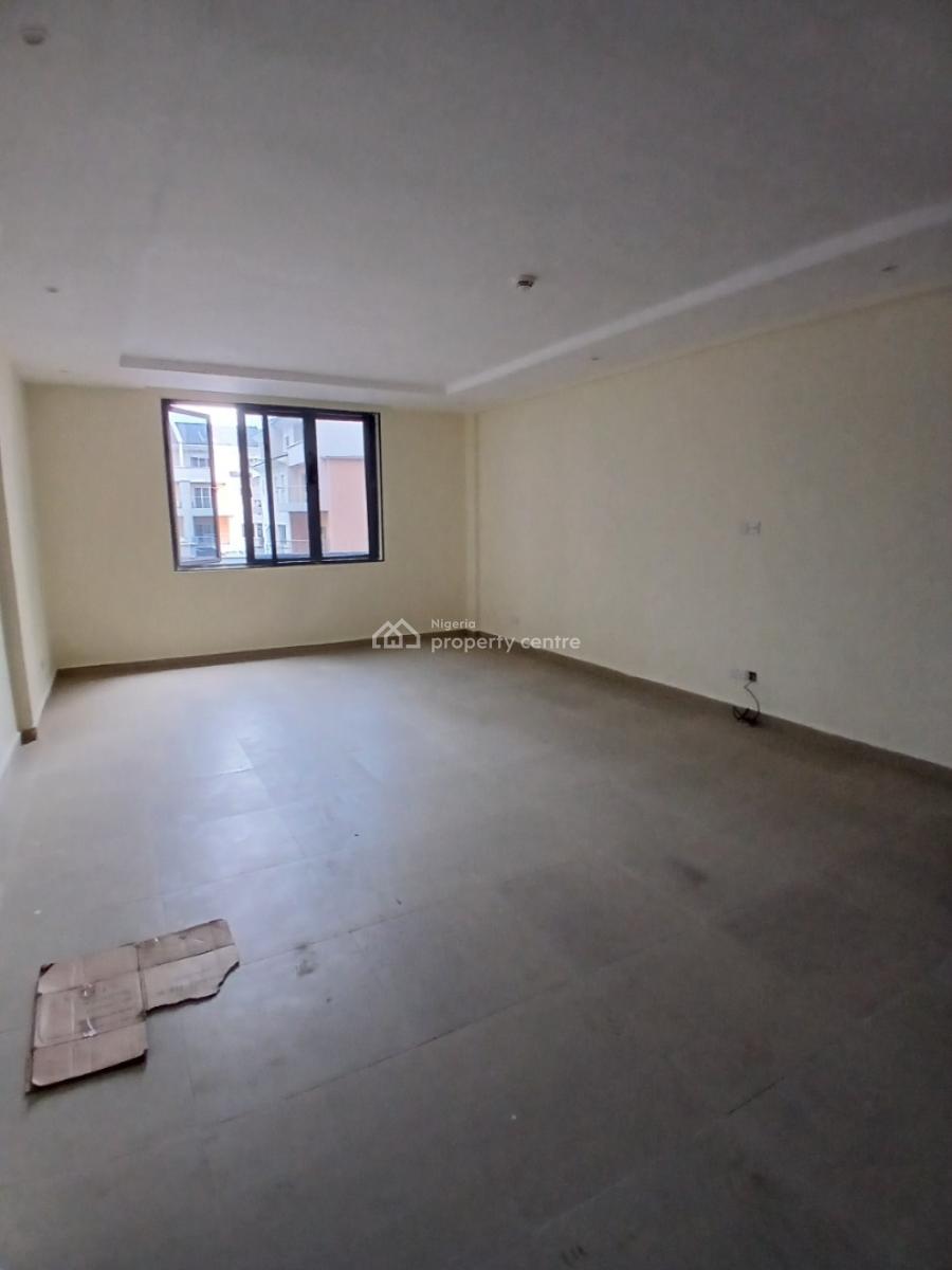 Massive and Serviced with 24/7 Power Supply 3 Bedroom En-suite New Fla, Lekki Phase 1, Lekki, Lagos, Flat / Apartment for Sale