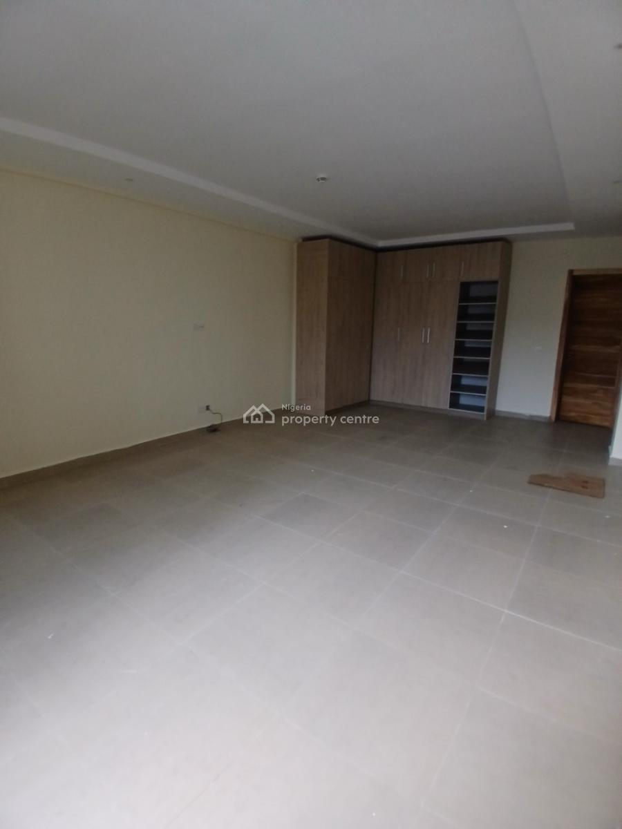 Massive and Serviced with 24/7 Power Supply 3 Bedroom En-suite New Fla, Lekki Phase 1, Lekki, Lagos, Flat / Apartment for Sale