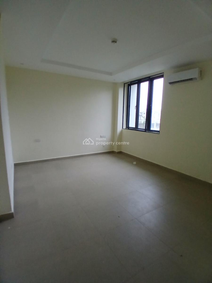 Massive and Serviced with 24/7 Power Supply 3 Bedroom En-suite New Fla, Lekki Phase 1, Lekki, Lagos, Flat / Apartment for Sale