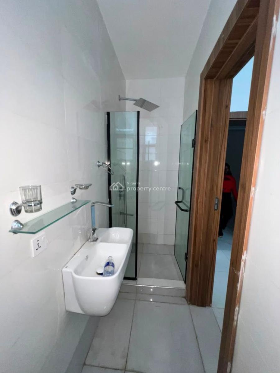 Decent 1 Bedroom Apartment with Swimming Pool, Gym, Close Proximity to Petrocam , Lekki Right, Lekki Phase 1, Lekki, Lagos, Flat / Apartment for Sale