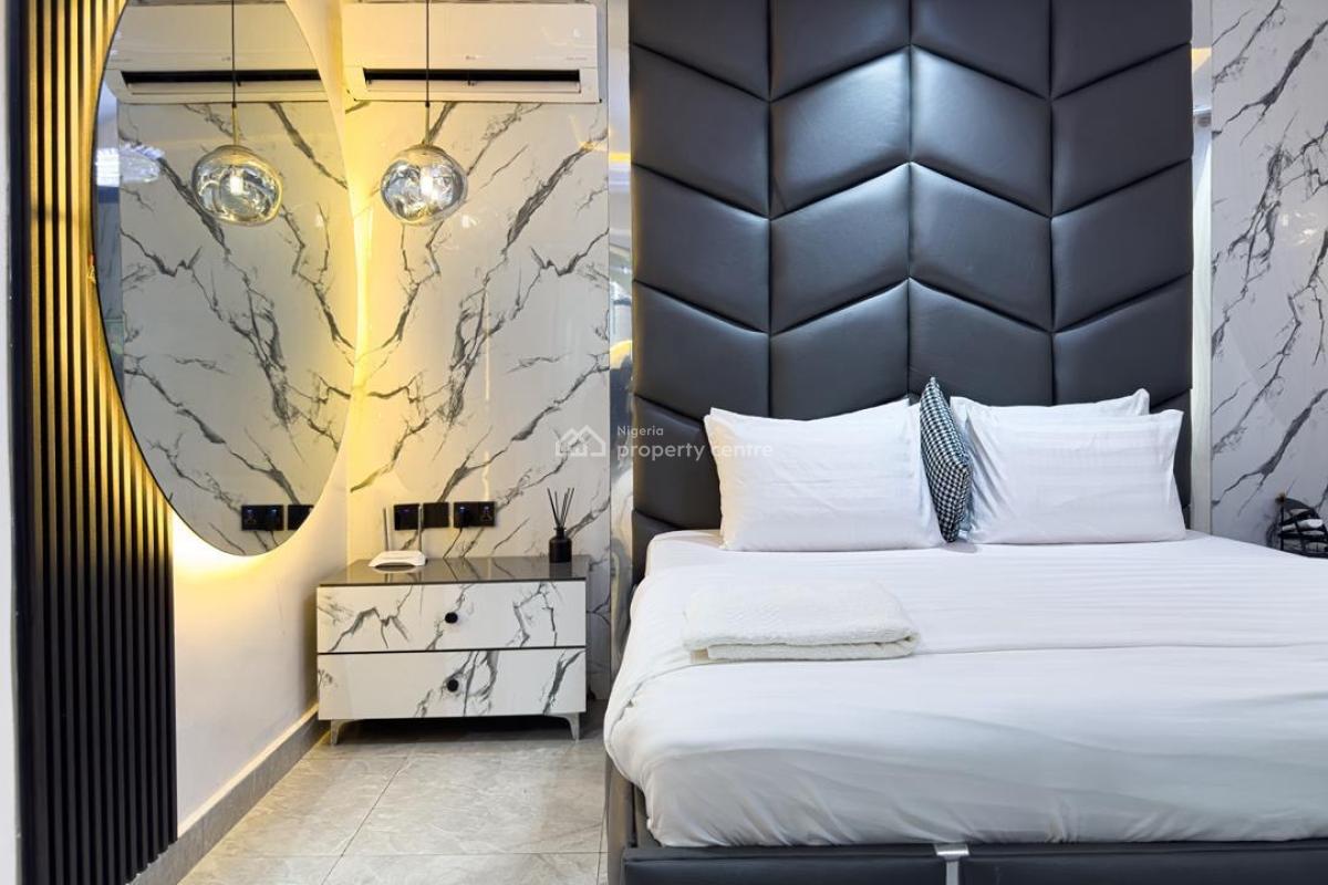 Luxury One Bedroom with a Mini Bar and Gym, Lekki Phase 1, Lekki, Lagos, Flat / Apartment Short Let