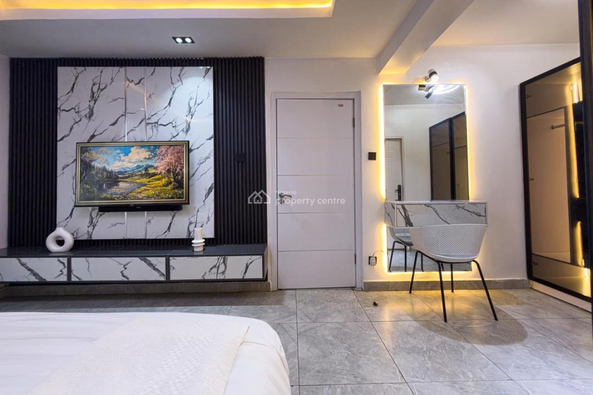 Luxury One Bedroom with a Mini Bar and Gym, Lekki Phase 1, Lekki, Lagos, Flat / Apartment Short Let