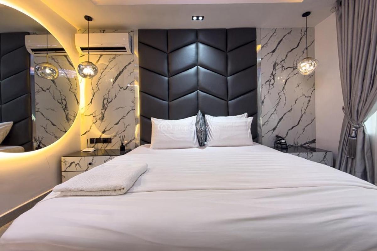 Luxury One Bedroom with a Mini Bar and Gym, Lekki Phase 1, Lekki, Lagos, Flat / Apartment Short Let