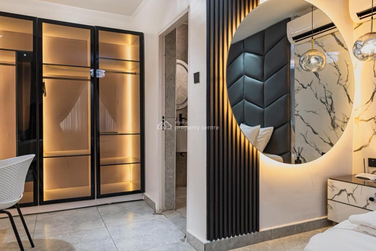 Luxury One Bedroom with a Mini Bar and Gym, Lekki Phase 1, Lekki, Lagos, Flat / Apartment Short Let