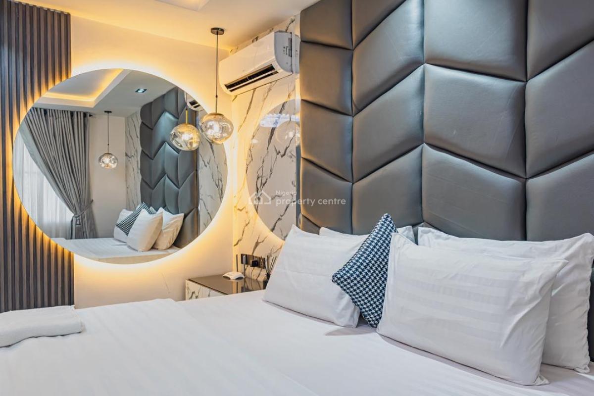 Luxury One Bedroom with a Mini Bar and Gym, Lekki Phase 1, Lekki, Lagos, Flat / Apartment Short Let
