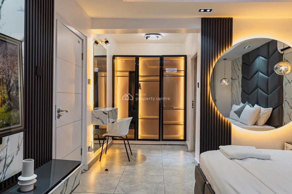 Luxury One Bedroom with a Mini Bar and Gym, Lekki Phase 1, Lekki, Lagos, Flat / Apartment Short Let