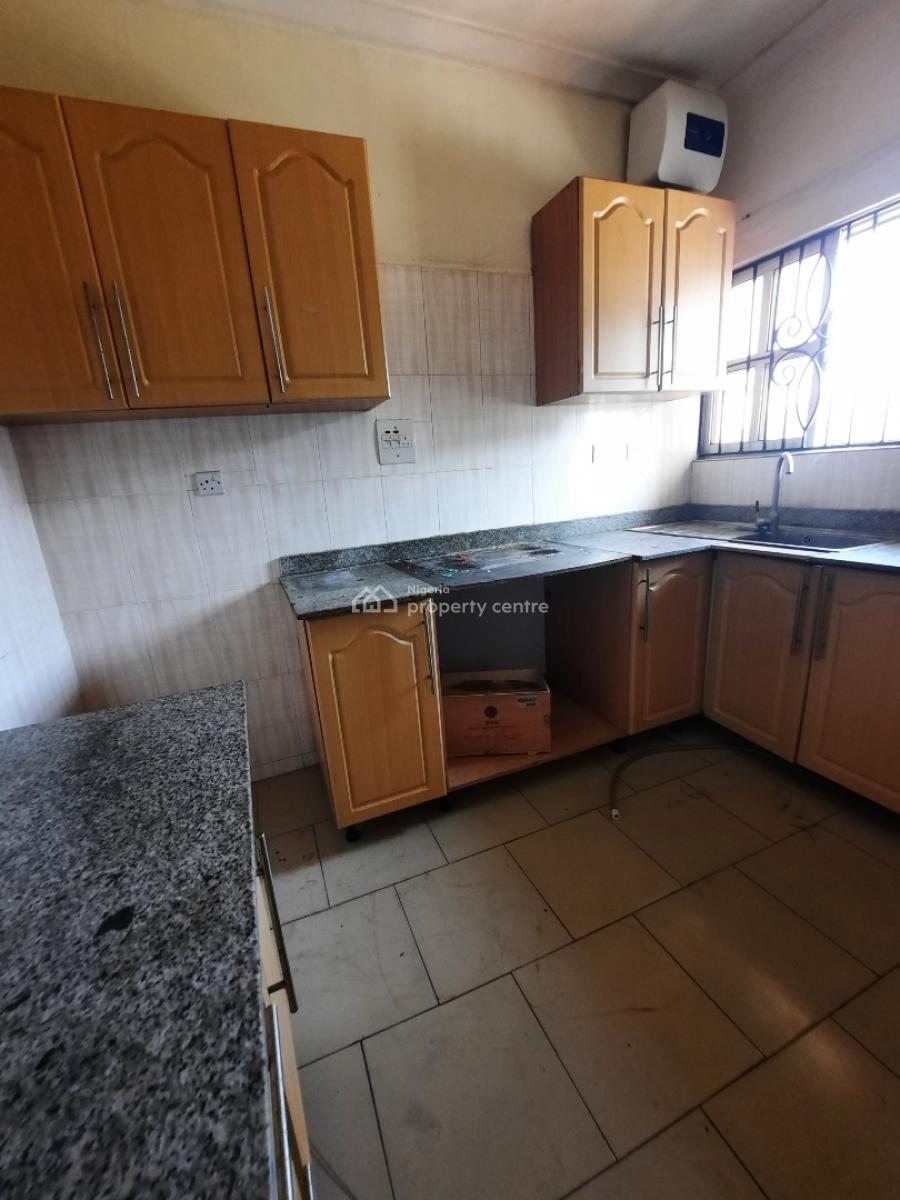 Nice 3 Bedrooms Flat Available, Off Whitesand Avenue, Lekki, Lagos, Flat / Apartment for Rent