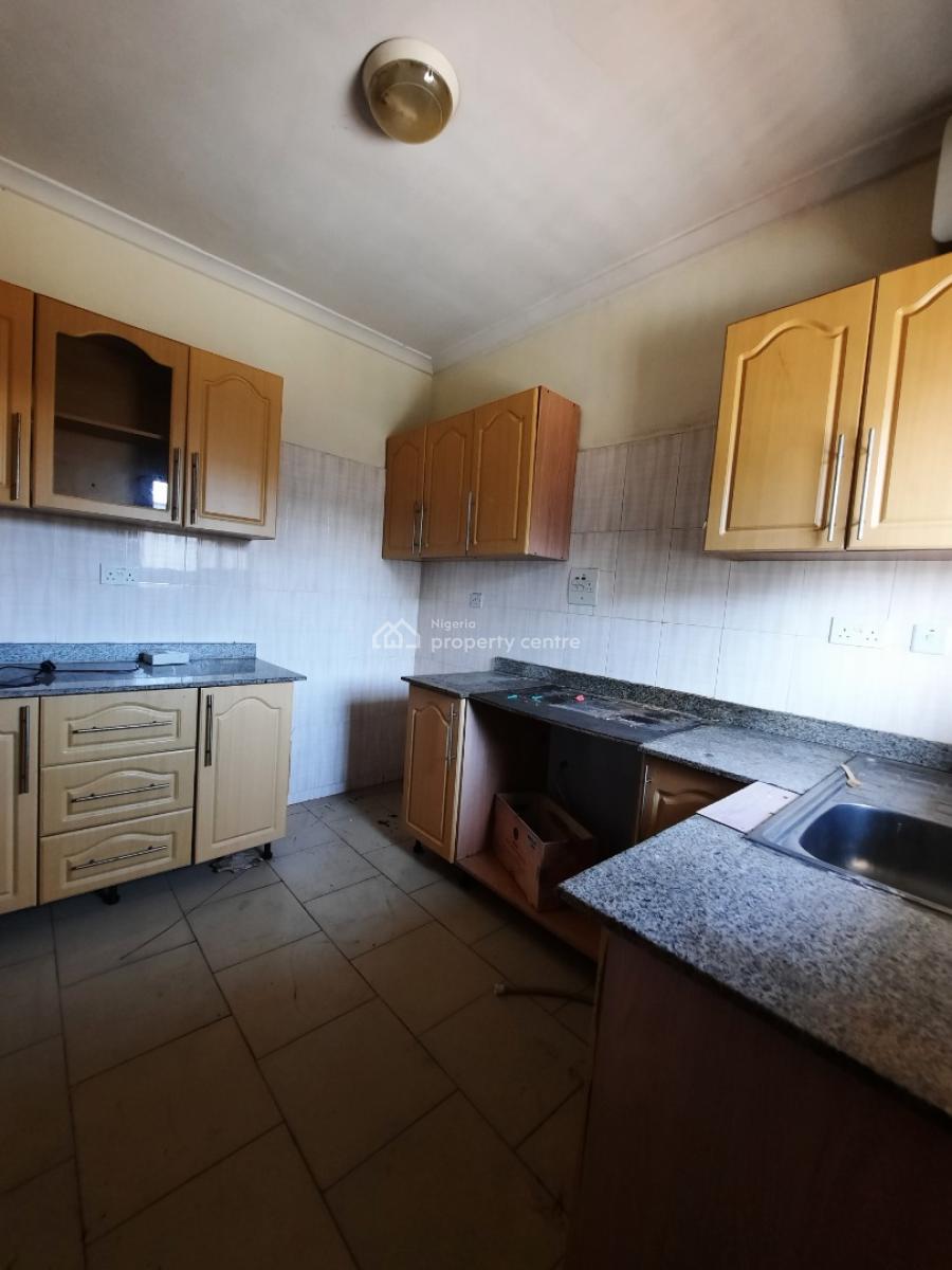 Nice 3 Bedrooms Flat Available, Off Whitesand Avenue, Lekki, Lagos, Flat / Apartment for Rent