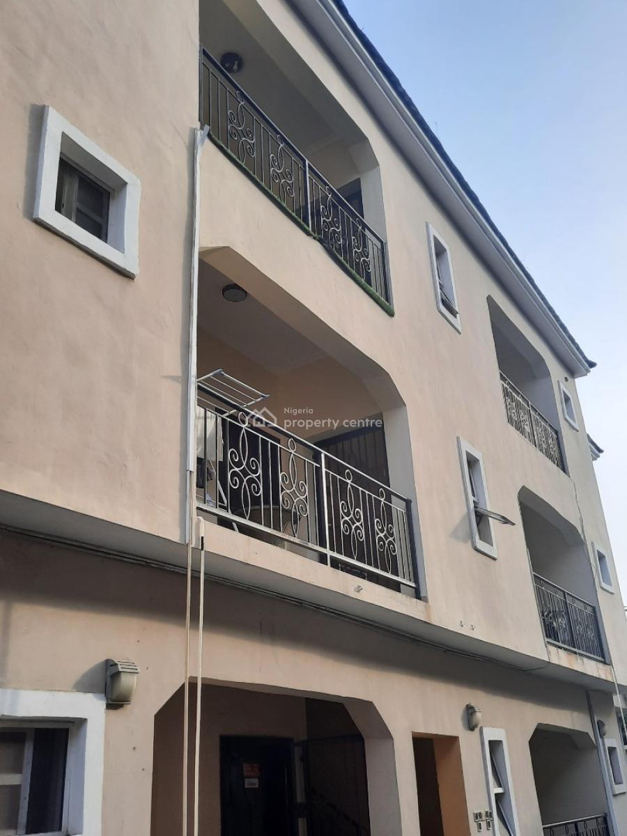 Nice 3 Bedrooms Flat Available, Off Whitesand Avenue, Lekki, Lagos, Flat / Apartment for Rent